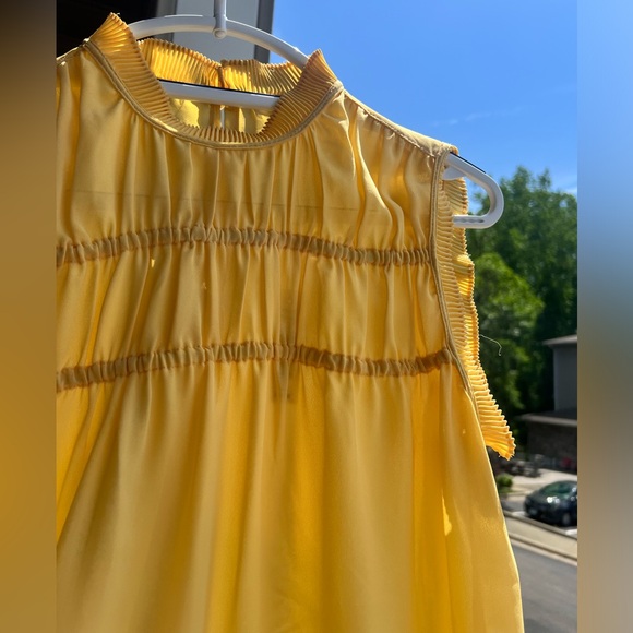 🆕 Max Studio Cornsilk Yellow Sleeveless Lightweight Ruffle Office Trim Blouse S - Picture 8 of 14